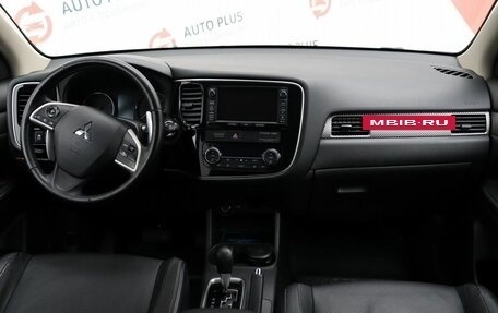 Mitsubishi Outlander III рестайлинг 3, 2014 год, 1 760 000 рублей, 11 фотография