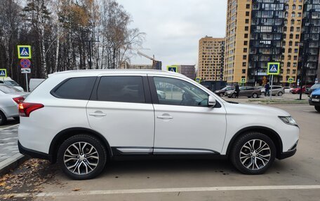 Mitsubishi Outlander III рестайлинг 3, 2015 год, 1 750 000 рублей, 4 фотография