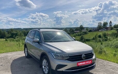 Volkswagen Tiguan II, 2021 год, 3 500 000 рублей, 3 фотография