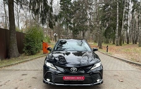 Toyota Camry, 2021 год, 3 400 000 рублей, 1 фотография