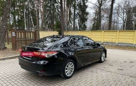 Toyota Camry, 2021 год, 3 400 000 рублей, 6 фотография