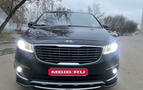 KIA Carnival III, 2017 год, 2 800 000 рублей, 2 фотография