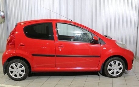 Peugeot 107 I рестайлинг, 2010 год, 565 000 рублей, 7 фотография