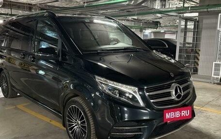 Mercedes-Benz V-Класс, 2017 год, 4 550 000 рублей, 3 фотография