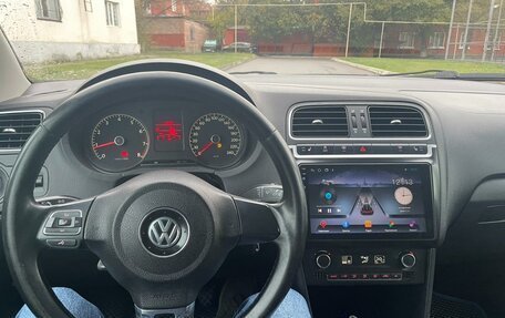 Volkswagen Polo VI (EU Market), 2012 год, 800 000 рублей, 3 фотография