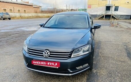 Volkswagen Passat B7, 2011 год, 1 050 000 рублей, 2 фотография