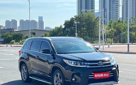 Toyota Highlander III, 2020 год, 3 650 000 рублей, 2 фотография