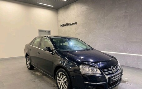 Volkswagen Jetta VI, 2010 год, 699 000 рублей, 3 фотография