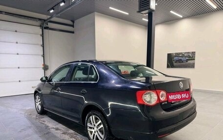 Volkswagen Jetta VI, 2010 год, 699 000 рублей, 6 фотография