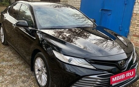 Toyota Camry, 2018 год, 3 100 000 рублей, 6 фотография