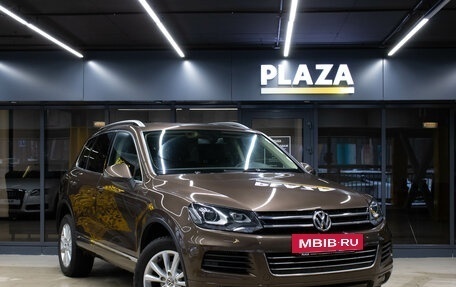 Volkswagen Touareg III, 2011 год, 2 429 000 рублей, 2 фотография