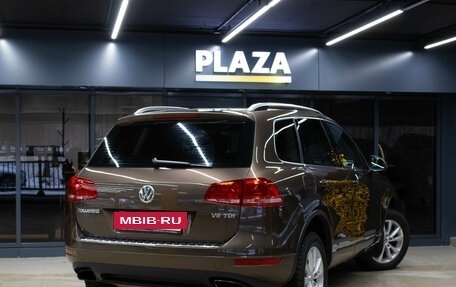 Volkswagen Touareg III, 2011 год, 2 429 000 рублей, 4 фотография