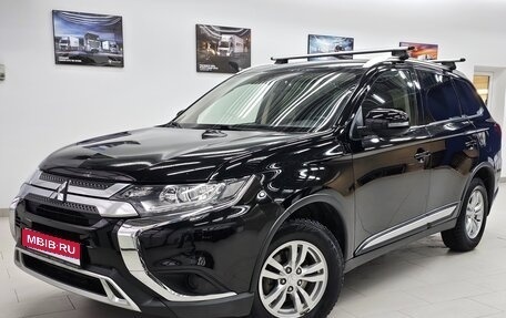 Mitsubishi Outlander III рестайлинг 3, 2018 год, 2 190 000 рублей, 1 фотография