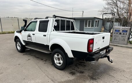 Nissan NP300, 2011 год, 2 200 000 рублей, 5 фотография