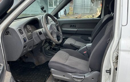 Nissan NP300, 2011 год, 2 200 000 рублей, 13 фотография