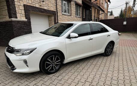 Toyota Camry, 2017 год, 2 490 000 рублей, 8 фотография