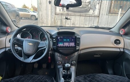 Chevrolet Cruze II, 2010 год, 820 000 рублей, 11 фотография