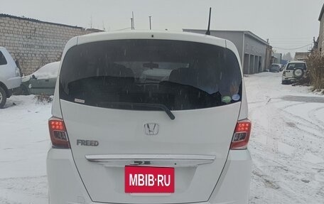 Honda Freed I, 2014 год, 1 350 000 рублей, 3 фотография