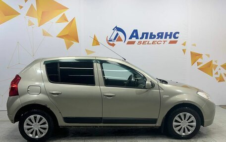 Renault Sandero I, 2013 год, 665 000 рублей, 2 фотография