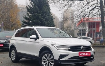 Volkswagen Tiguan II, 2021 год, 3 299 000 рублей, 1 фотография