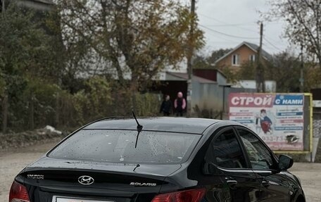 Hyundai Solaris II рестайлинг, 2011 год, 750 000 рублей, 3 фотография