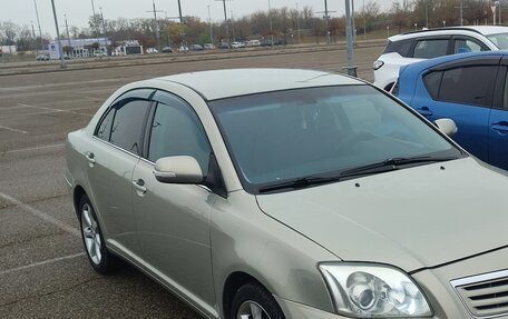 Toyota Avensis III рестайлинг, 2006 год, 820 000 рублей, 1 фотография