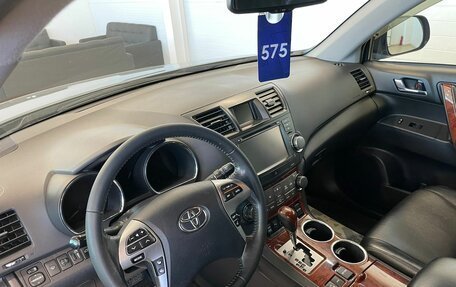 Toyota Highlander III, 2012 год, 2 599 000 рублей, 11 фотография