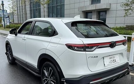 Honda Vezel, 2023 год, 2 350 000 рублей, 4 фотография