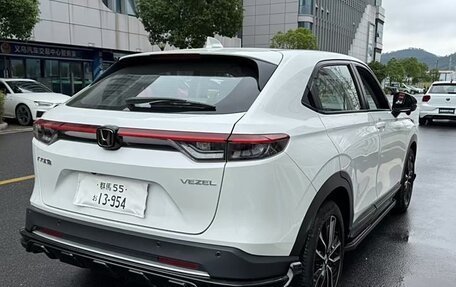 Honda Vezel, 2023 год, 2 350 000 рублей, 6 фотография