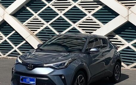 Toyota C-HR I рестайлинг, 2022 год, 1 900 000 рублей, 1 фотография