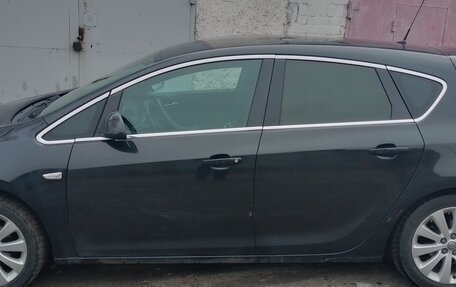 Opel Astra J, 2011 год, 850 000 рублей, 9 фотография