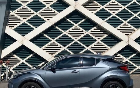 Toyota C-HR I рестайлинг, 2022 год, 1 900 000 рублей, 2 фотография