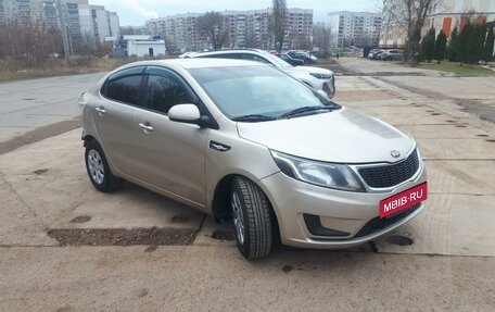 KIA Rio III рестайлинг, 2014 год, 730 000 рублей, 2 фотография