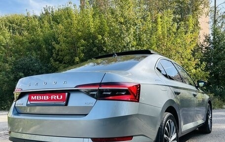 Skoda Superb III рестайлинг, 2020 год, 3 980 000 рублей, 4 фотография