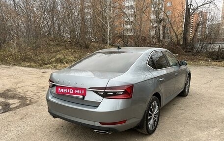 Skoda Superb III рестайлинг, 2020 год, 3 980 000 рублей, 30 фотография