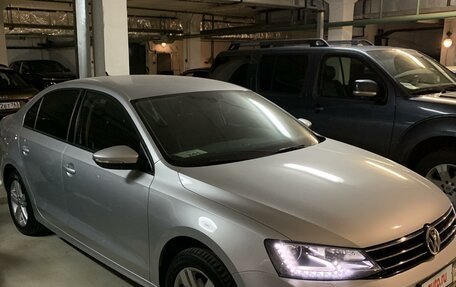 Volkswagen Jetta VI, 2016 год, 1 870 000 рублей, 2 фотография