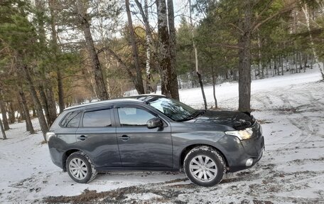 Mitsubishi Outlander III рестайлинг 3, 2014 год, 2 200 000 рублей, 2 фотография