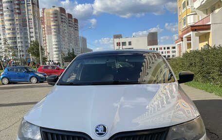 Skoda Rapid I, 2015 год, 950 000 рублей, 2 фотография