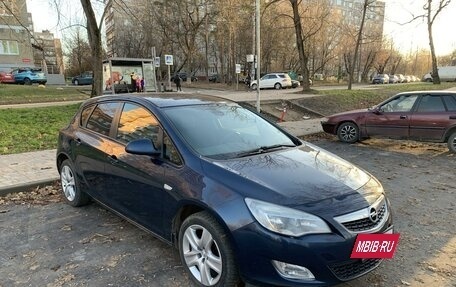 Opel Astra J, 2010 год, 600 000 рублей, 2 фотография