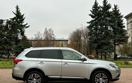 Mitsubishi Outlander III рестайлинг 3, 2017 год, 1 719 000 рублей, 6 фотография