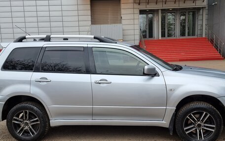 Mitsubishi Outlander III рестайлинг 3, 2004 год, 637 000 рублей, 12 фотография