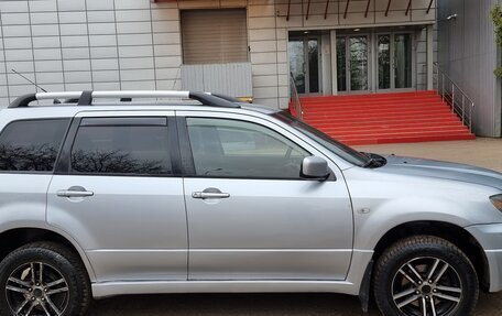 Mitsubishi Outlander III рестайлинг 3, 2004 год, 637 000 рублей, 11 фотография