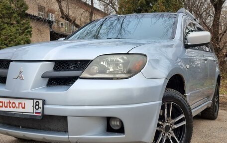 Mitsubishi Outlander III рестайлинг 3, 2004 год, 637 000 рублей, 16 фотография