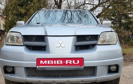 Mitsubishi Outlander III рестайлинг 3, 2004 год, 637 000 рублей, 32 фотография