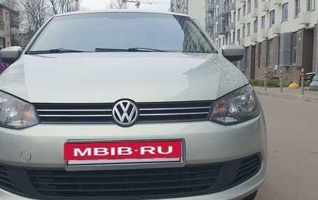 Volkswagen Polo VI (EU Market), 2012 год, 900 000 рублей, 22 фотография