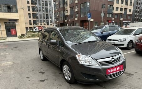 Opel Zafira B, 2011 год, 825 000 рублей, 5 фотография