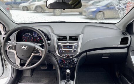 Hyundai Solaris II рестайлинг, 2015 год, 1 299 000 рублей, 11 фотография