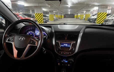 Hyundai Solaris II рестайлинг, 2016 год, 1 090 000 рублей, 24 фотография