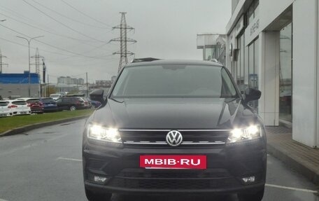 Volkswagen Tiguan II, 2017 год, 2 150 000 рублей, 2 фотография