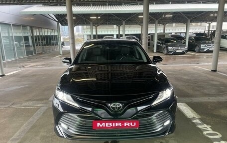 Toyota Camry, 2019 год, 3 200 000 рублей, 2 фотография